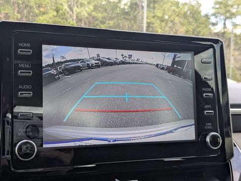 Used 2020 Toyota Corolla LE image 19