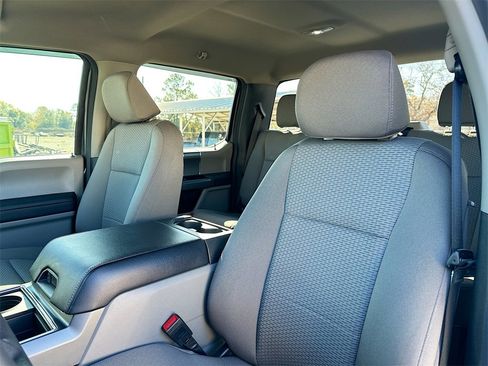 Used 2022 Ford F250 XLT w/ Black Appearance Package image 8