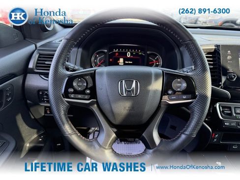 Certified 2025 Honda Passport Black Edition image 12