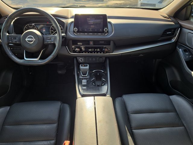 Used 2023 Nissan Rogue SV w/ SV Premium B Package FWD image 13