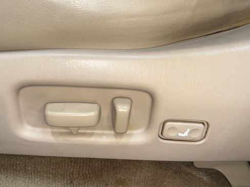 Used 2000 Toyota Land Cruiser AWD/4WD image 83