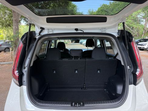 Used 2025 Kia Soul LX w/ LX Technology Package image 28