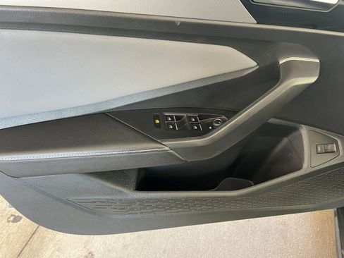 Used 2025 Volkswagen Jetta SE image 18