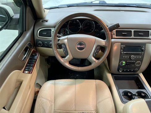 Used 2012 GMC Yukon SLT w/ SLT-2 Equipment Package image 11