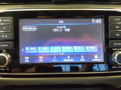 Used 2021 Nissan Versa S w/ Trunk Package image 25