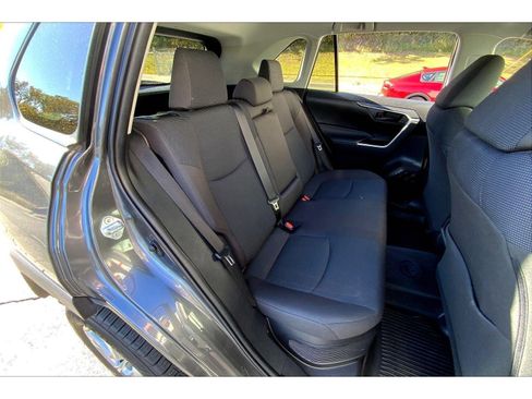 Used 2022 Toyota RAV4 LE image 24