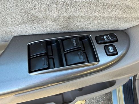 Used 2007 Toyota Sienna CE image 19