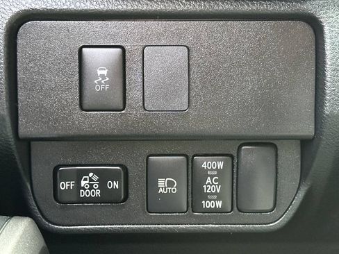 Used 2020 Toyota Tacoma TRD Sport w/ Technology Package AWD/4WD image 41