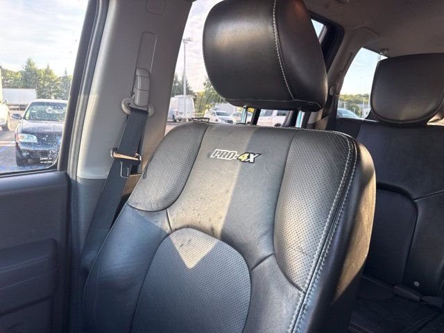 Used 2015 Nissan Xterra PRO-4X w/ Pro-4x Leather Package AWD/4WD image 19