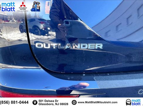 Used 2023 Mitsubishi Outlander SE image 16