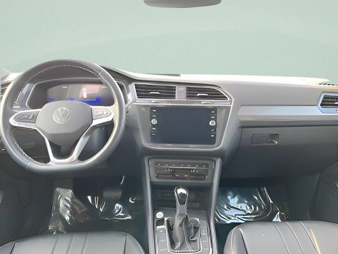 Used 2024 Volkswagen Tiguan SE AWD/4WD image 20