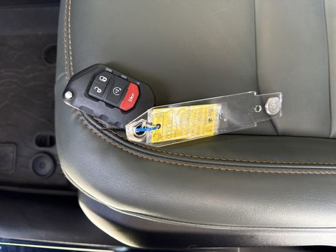 Used 2025 Jeep Gladiator Mojave w/ Safety Group image 34