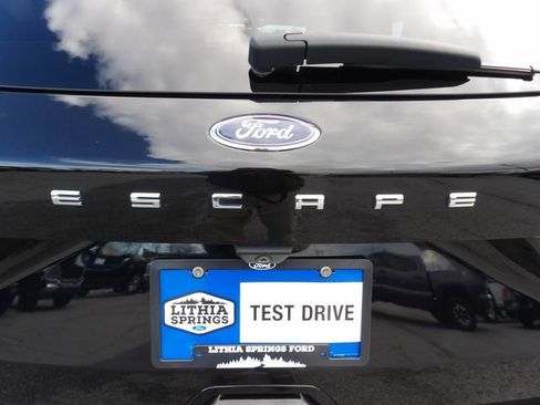 Certified 2021 Ford Escape SE w/ SE Sport Appearance Package image 11