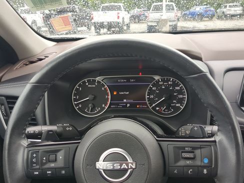Used 2023 Nissan Rogue SV w/ SV Premium B Package FWD image 14
