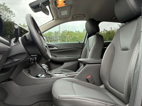 Used 2025 Buick Encore GX Preferred FWD image 25