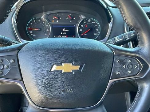 Used 2022 Chevrolet Traverse LT FWD image 23