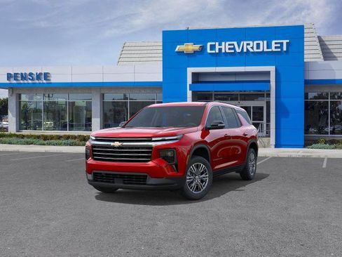 New 2026 Chevrolet Traverse LT image 8