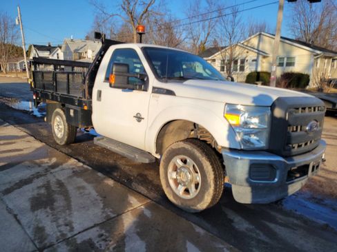 Used 2016 Ford F250 XL w/ Power Equipment Group image 2