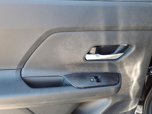 New 2026 Nissan Kicks SR FWD image 9