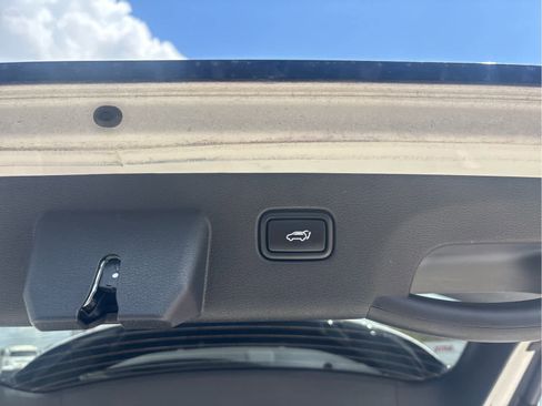 Used 2023 Kia Sportage SX image 19