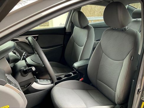 Used 2013 Hyundai Elantra GLS w/ Preferred Pkg image 19