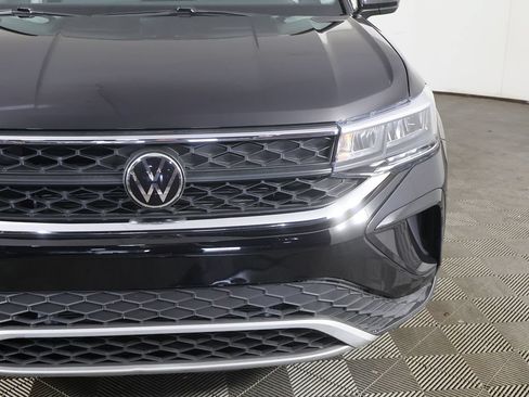 Used 2022 Volkswagen Taos SE FWD image 13