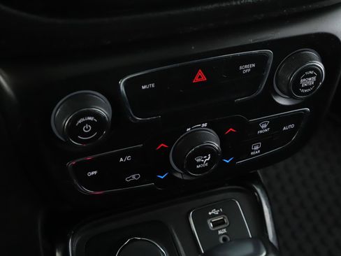 Used 2020 Jeep Compass Limited w/ Rear Convenience Group AWD/4WD image 14
