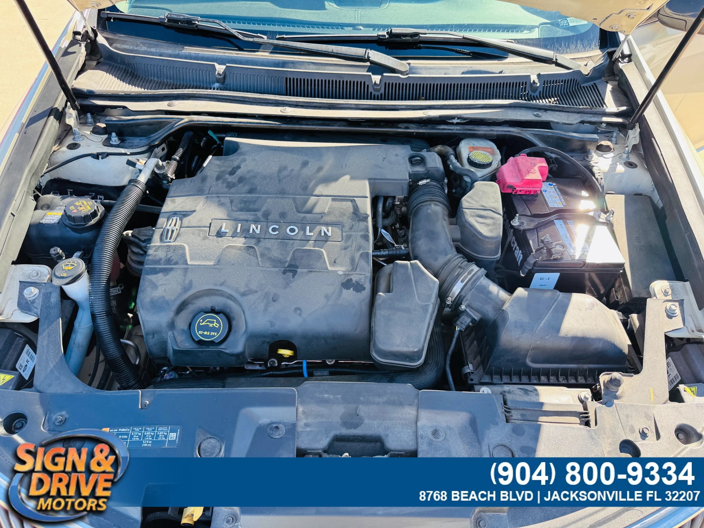 Used 2014 Lincoln MKS w/ Equipment Group 101A FWD image 15