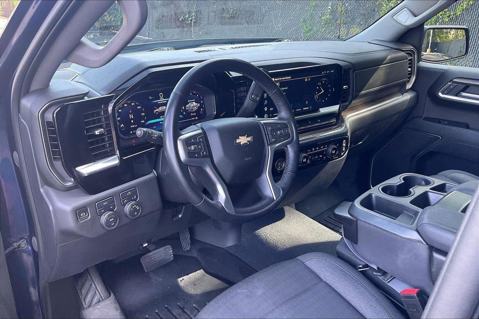 Used 2023 Chevrolet Silverado 1500 LT AWD/4WD image 15