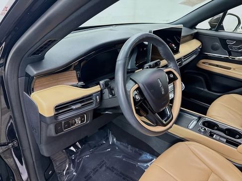 Used 2023 Lincoln Corsair Reserve image 9