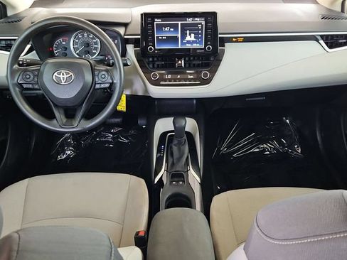 Used 2022 Toyota Corolla LE FWD image 23