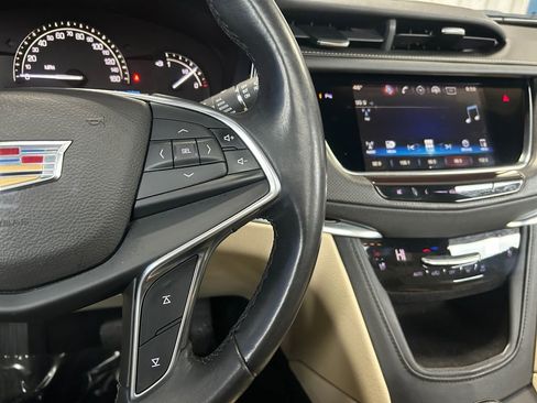Used 2017 Cadillac XT5 Premium Luxury image 18