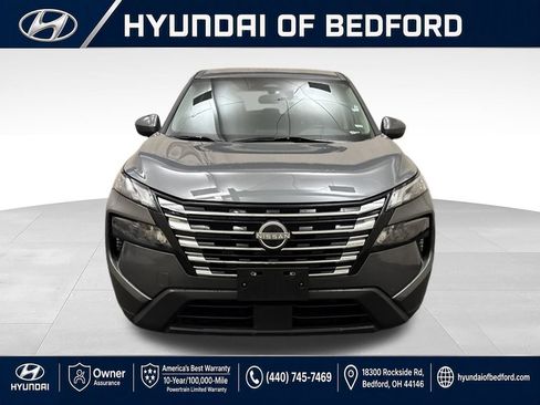 Used 2024 Nissan Rogue SV AWD/4WD image 2