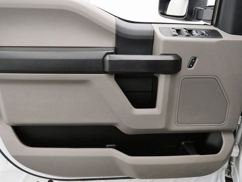 Used 2022 Ford F250 XL w/ Power Equipment Group image 13