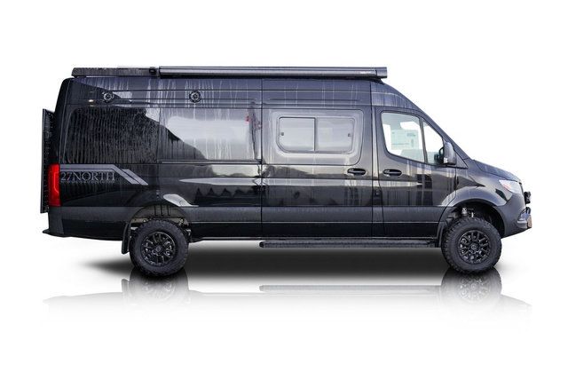 Used 2024 Mercedes-Benz Sprinter 2500 image 2