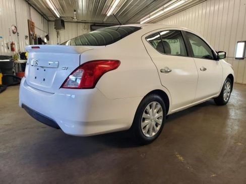 Used 2019 Nissan Versa SV FWD image 3
