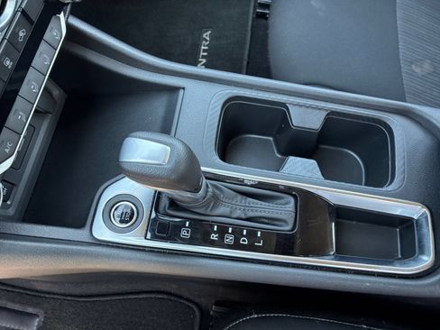 Used 2025 Nissan Sentra SV FWD image 34