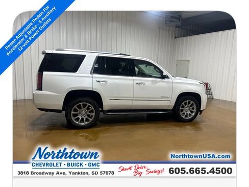 Used 2017 GMC Yukon Denali w/ Open Road Package AWD/4WD image 7