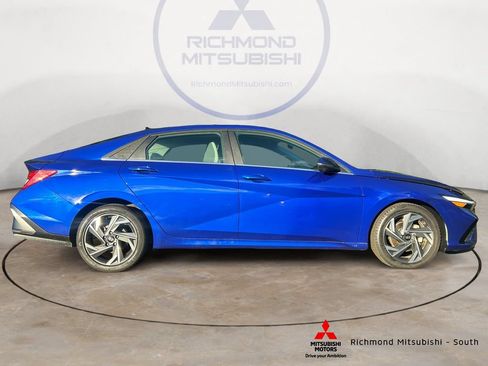 Used 2024 Hyundai Elantra Limited FWD image 2