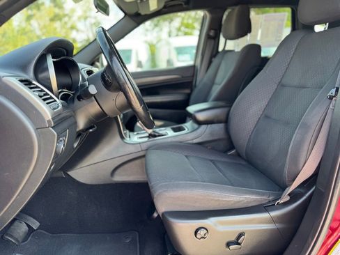 Used 2020 Jeep Grand Cherokee Laredo image 16