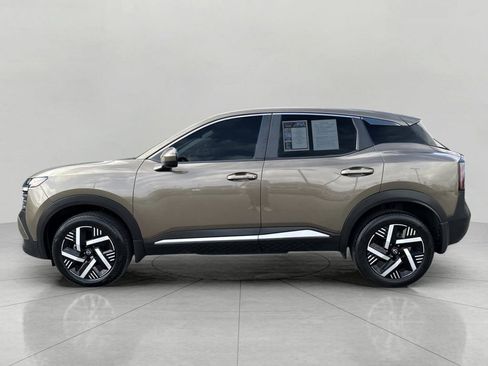 Used 2025 Nissan Kicks SV FWD image 4