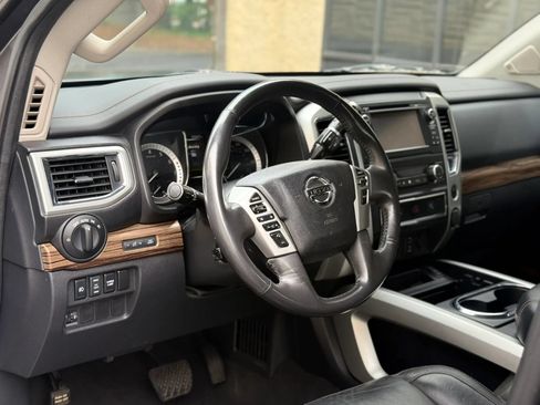 Used 2017 Nissan Titan SL RWD image 14