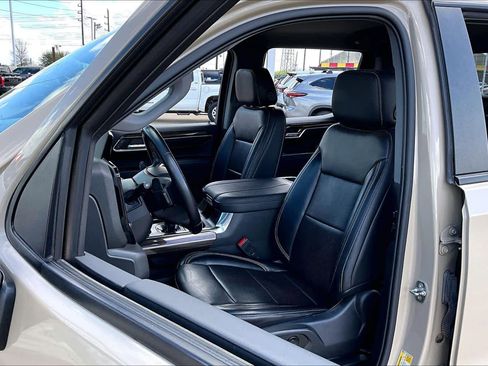 Used 2023 Chevrolet Silverado 1500 LT Trail Boss w/ Protection Package image 8