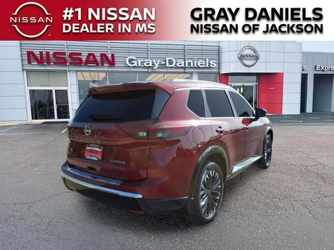 Used 2024 Nissan Rogue Platinum w/ Platinum Premium Package FWD image 7
