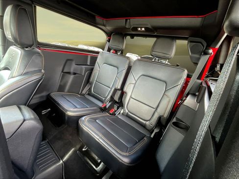 Used 2023 Ford Bronco Badlands image 14