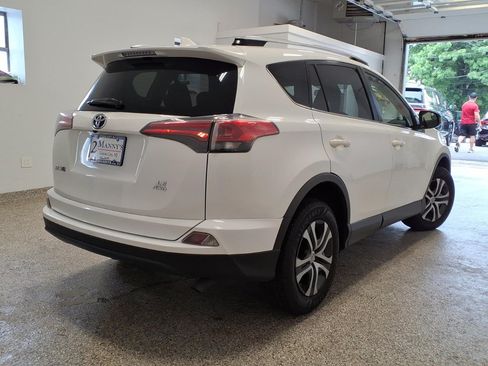 Used 2017 Toyota RAV4 LE w/ Carpet Mat Package AWD/4WD image 4