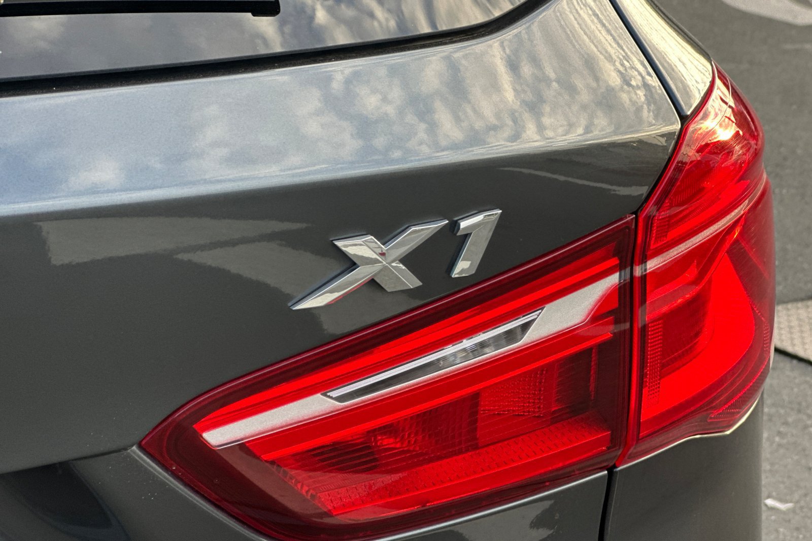 Used 2018 BMW X1 xDrive28i AWD/4WD image 12