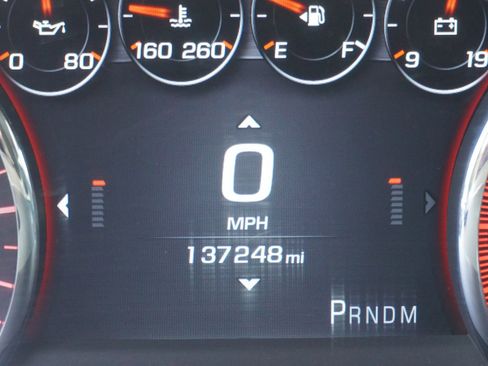 Used 2014 GMC Sierra 1500 Denali w/ Suspension Package, Off-Road AWD/4WD image 23