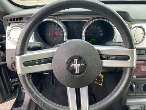 Used 2005 Ford Mustang GT RWD image 10