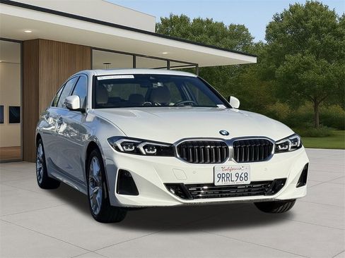 Used 2025 BMW 330i 330i w/ Premium Package image 4